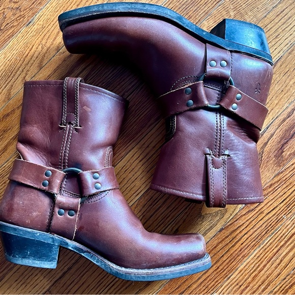 Women’s Frye Harness 8R Boots - Picture 6 of 7